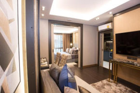 Chiang Mai Night Market Luxury condo Independent Kitchen